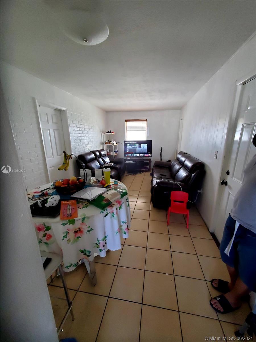 See details / 2986 sq. ft. $ 2021-04-21 0 Photo