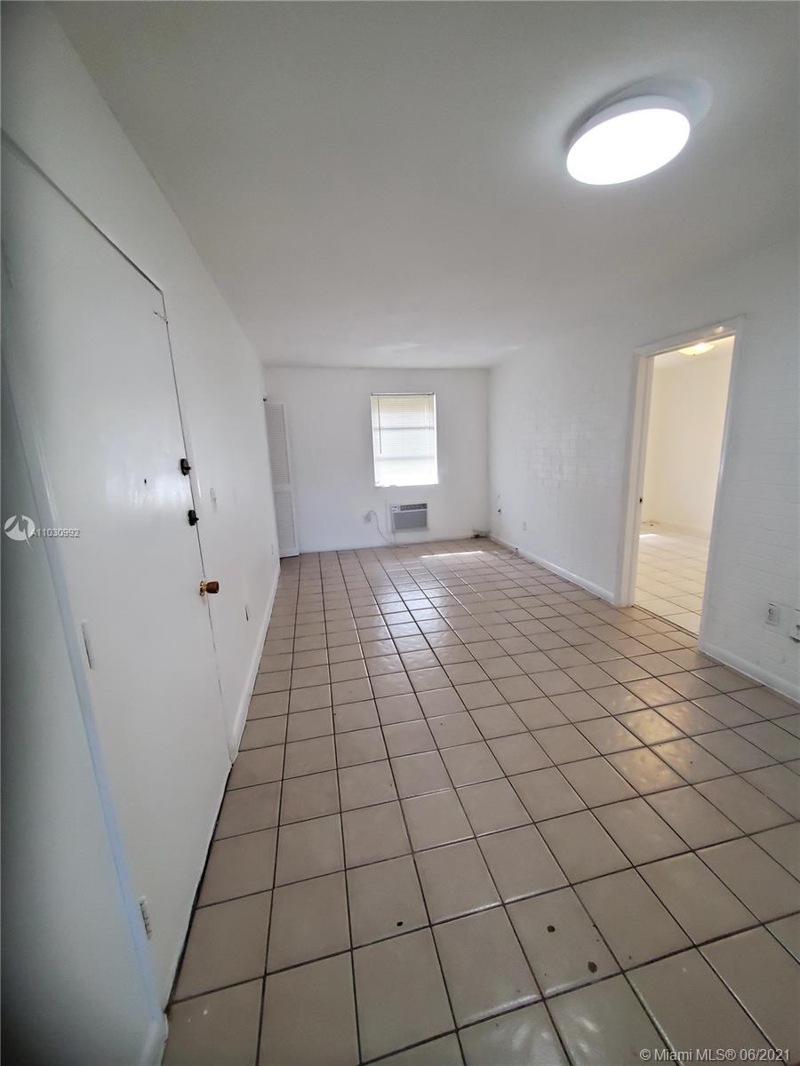 See details / 2986 sq. ft. $ 2021-04-21 0 Photo