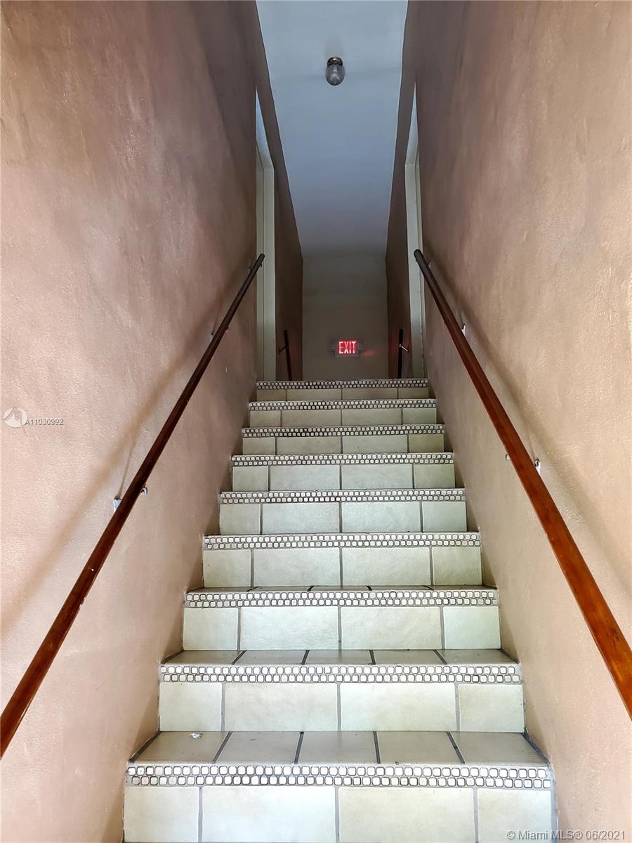 See details / 2986 sq. ft. $ 2021-04-21 0 Photo
