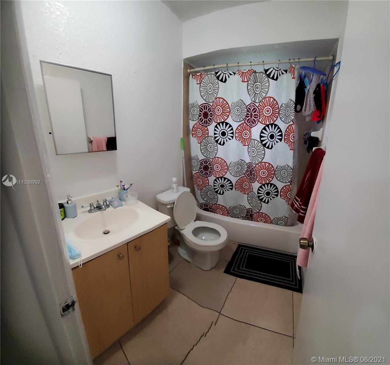 See details / 2986 sq. ft. $ 2021-04-21 0 Photo