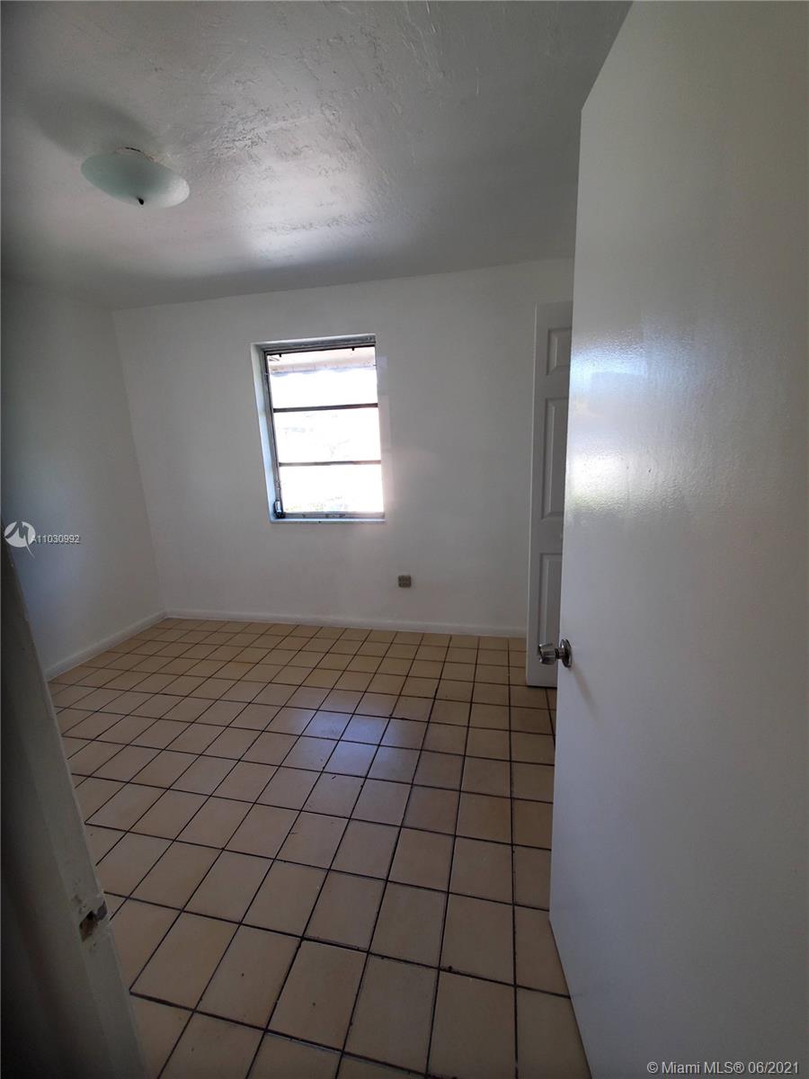 See details / 2986 sq. ft. $ 2021-04-21 0 Photo