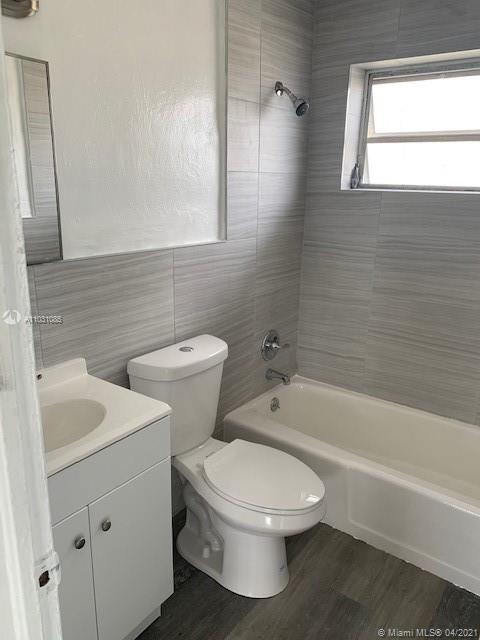 See details / 2781 sq. ft. $ 2021-04-21 0 Photo