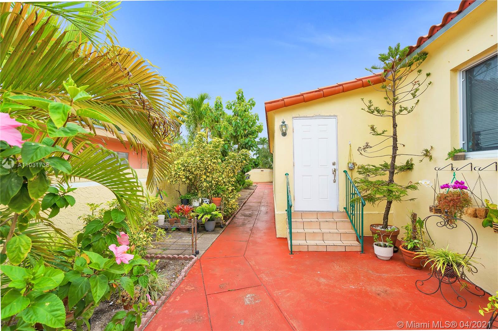 See details / 2210 sq. ft. $ 2021-04-22 0 Photo
