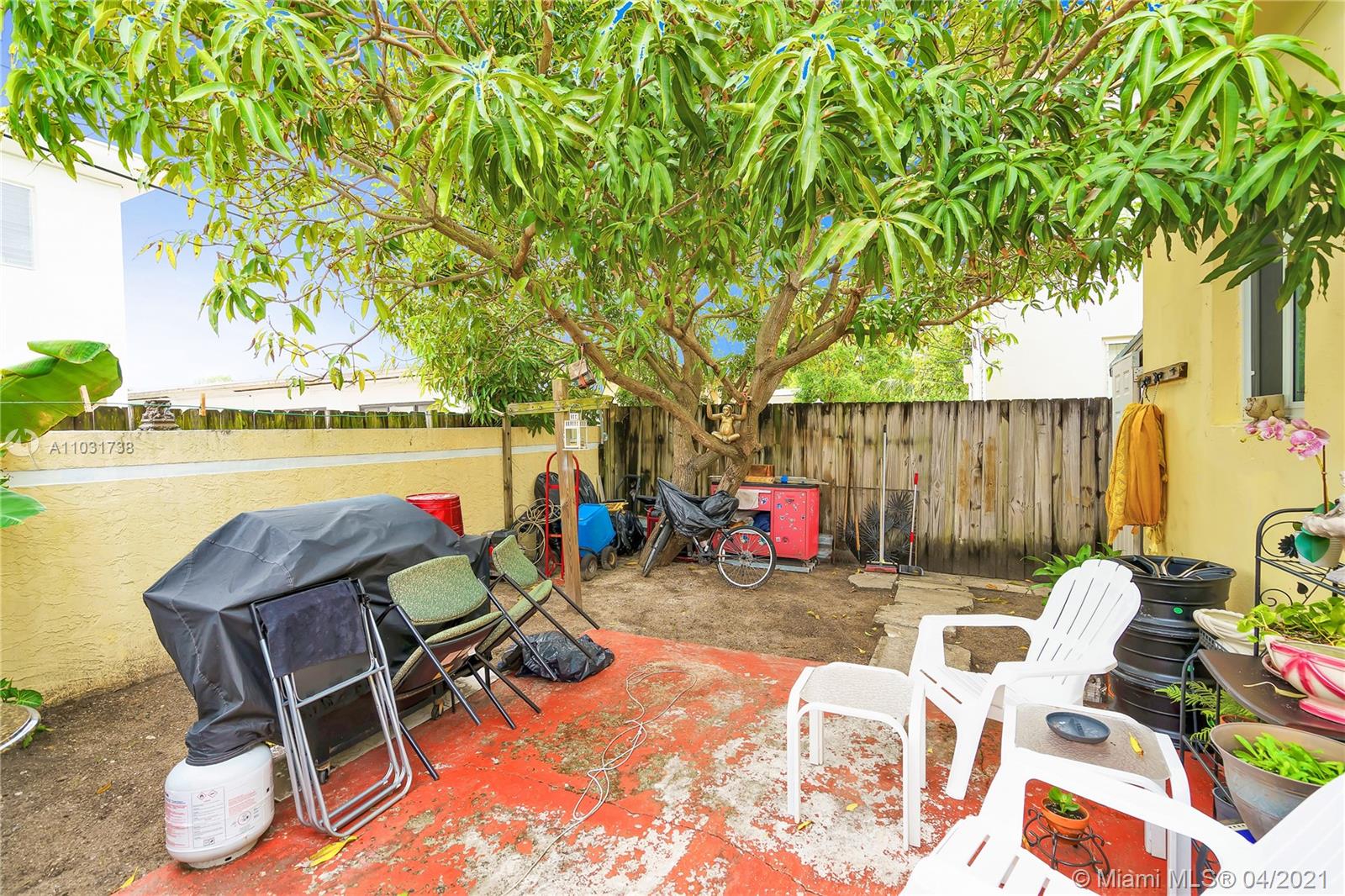 See details / 2210 sq. ft. $ 2021-04-22 0 Photo