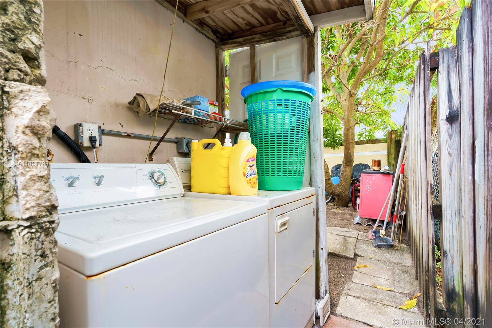 See details / 2210 sq. ft. $ 2021-04-22 0 Photo