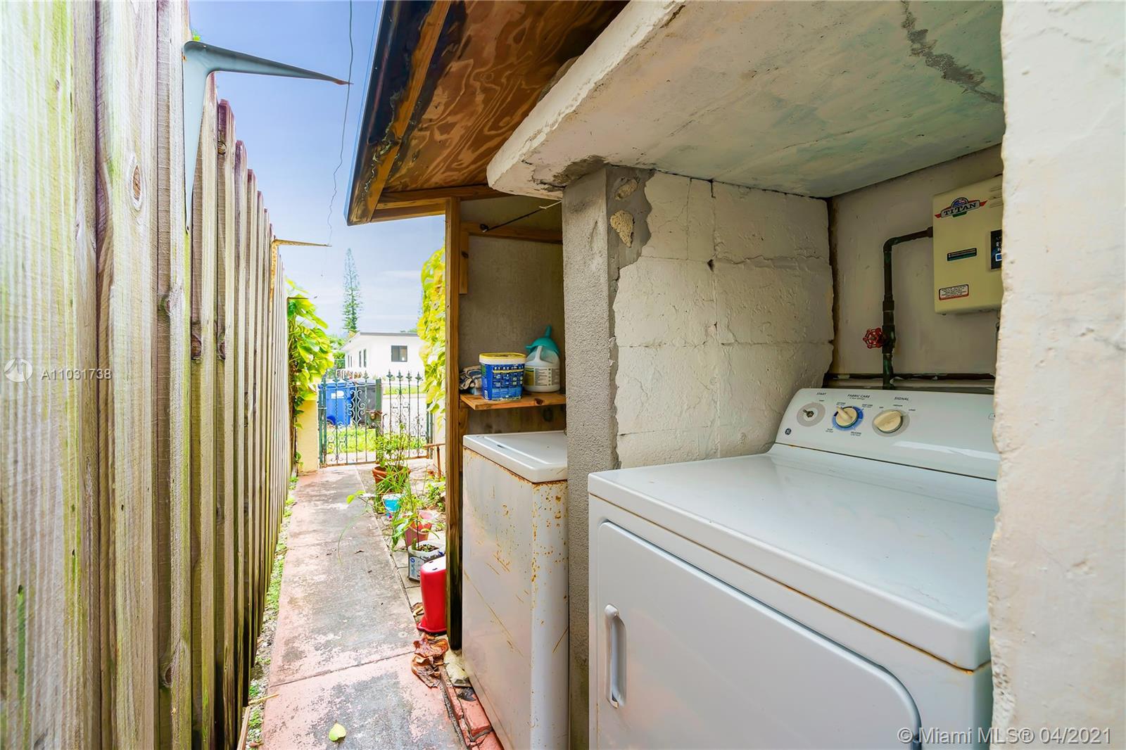 See details / 2210 sq. ft. $ 2021-04-22 0 Photo