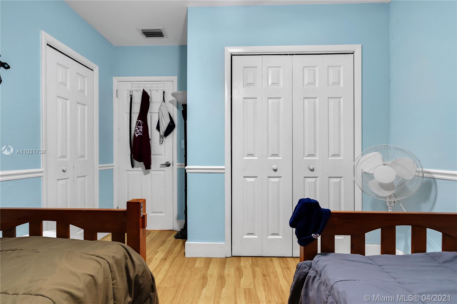 See details / 2210 sq. ft. $ 2021-04-22 0 Photo