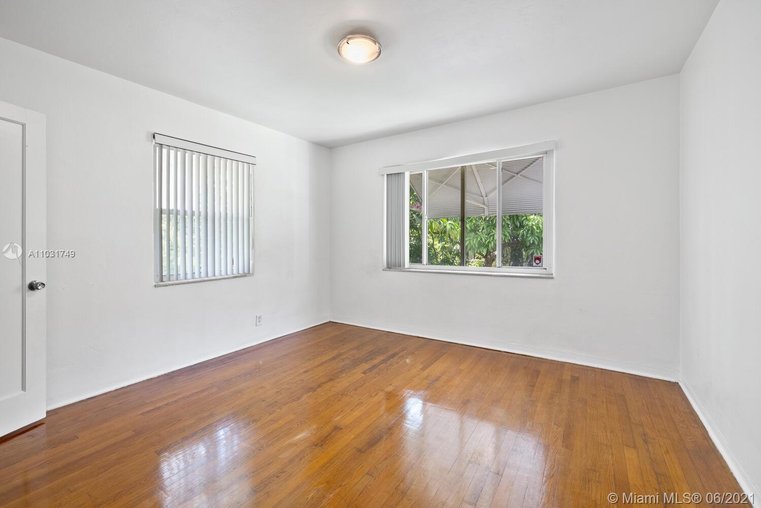 See details / 1930 sq. ft. $ 2021-06-08 0 Photo