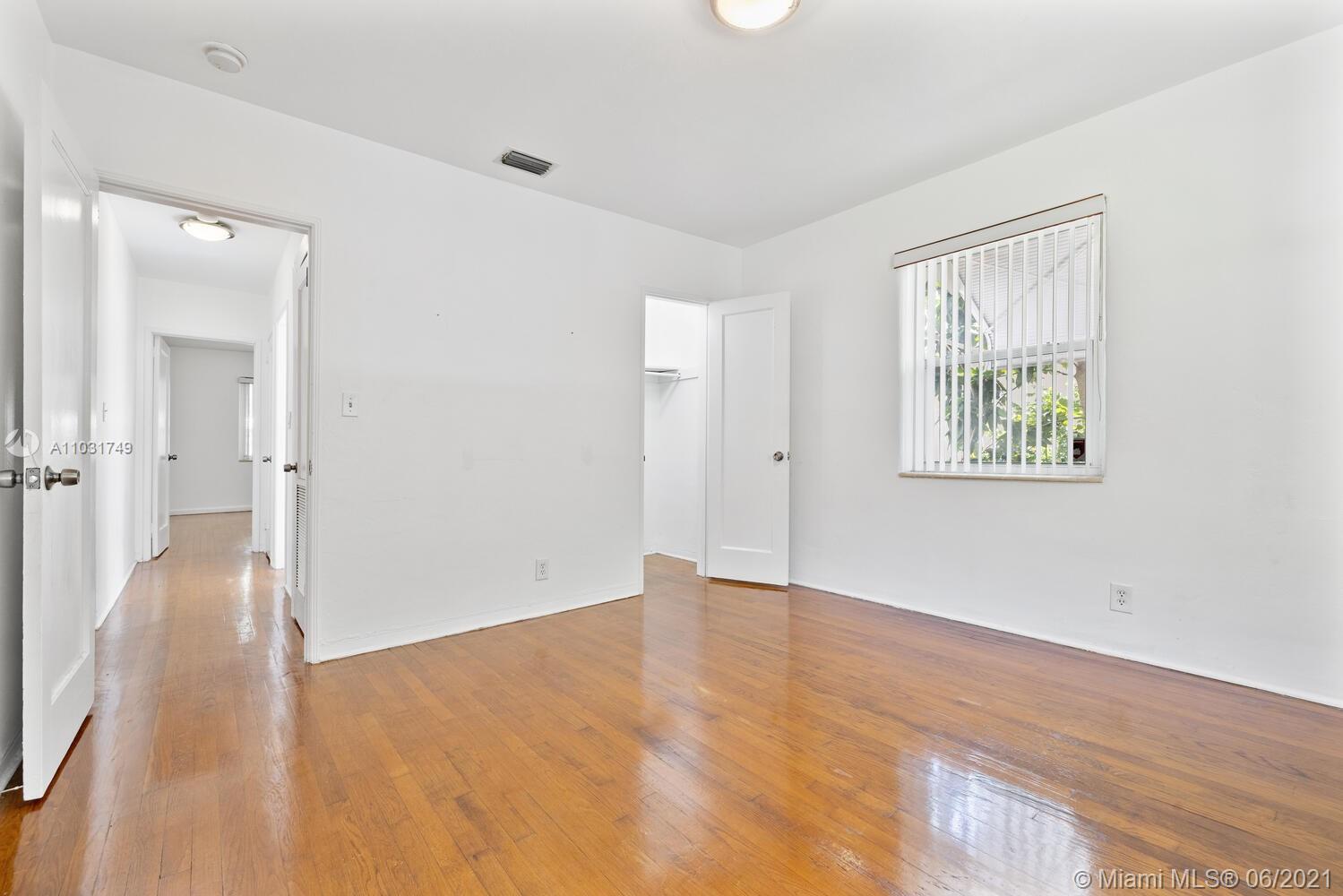 See details / 1930 sq. ft. $ 2021-06-08 0 Photo