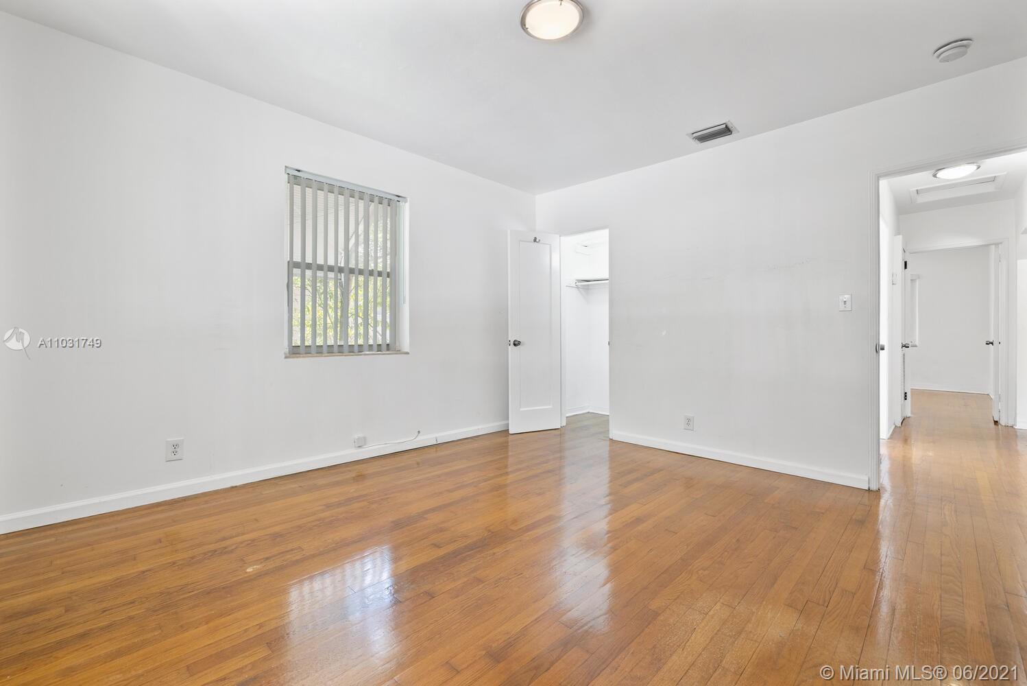 See details / 1930 sq. ft. $ 2021-06-08 0 Photo