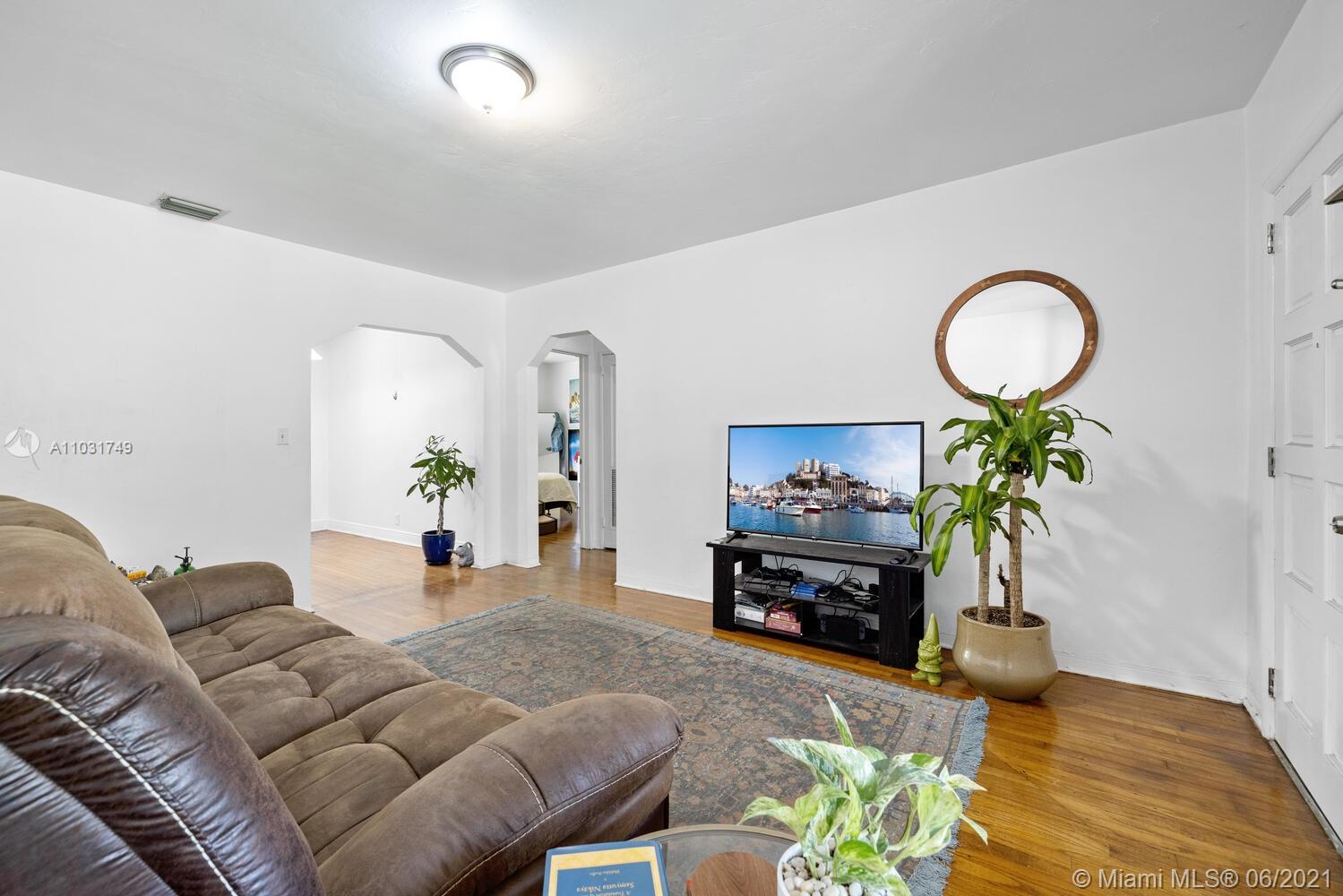 See details / 1930 sq. ft. $ 2021-06-08 0 Photo