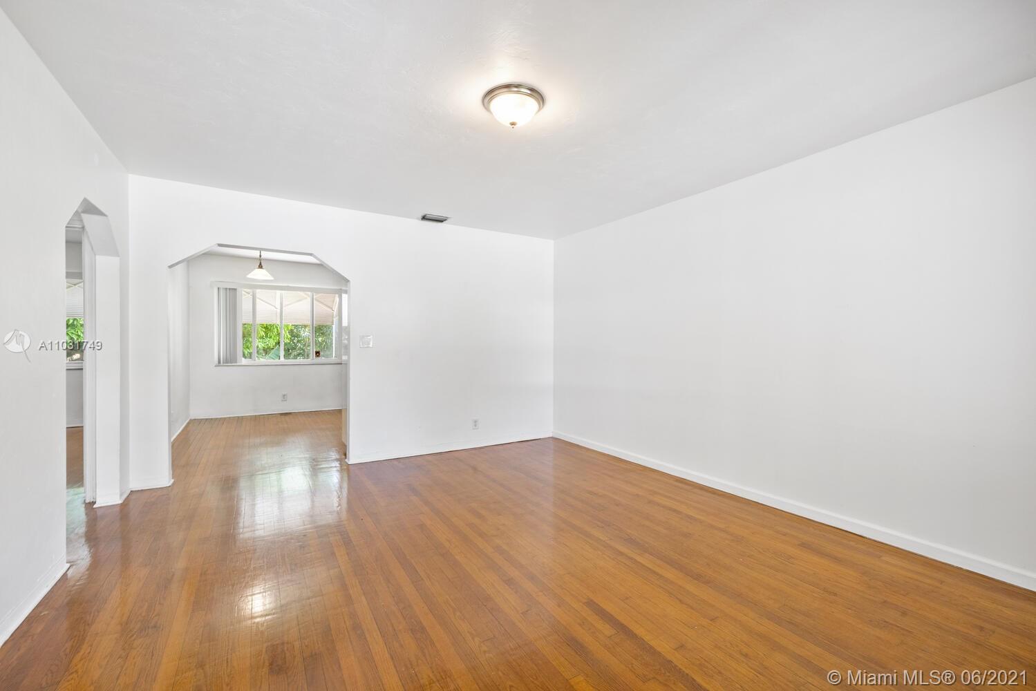 See details / 1930 sq. ft. $ 2021-06-08 0 Photo