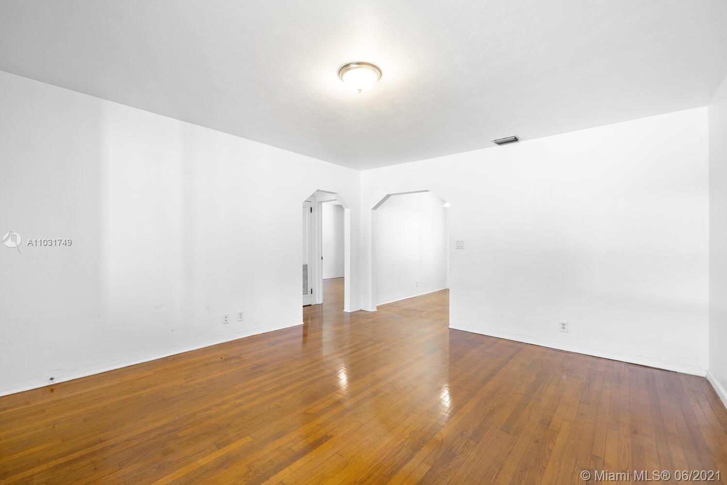 See details / 1930 sq. ft. $ 2021-06-08 0 Photo