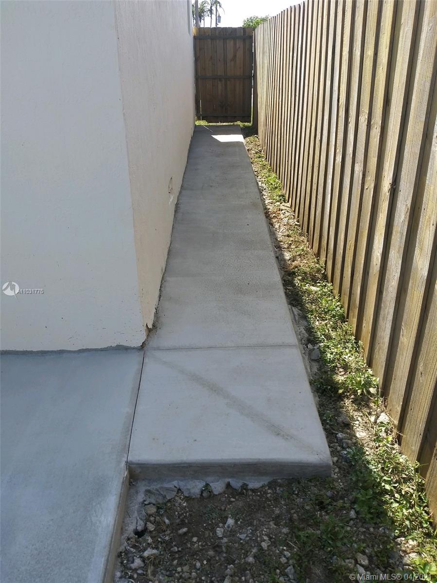 See details / 1774 sq. ft. $ 2021-04-22 0 Photo
