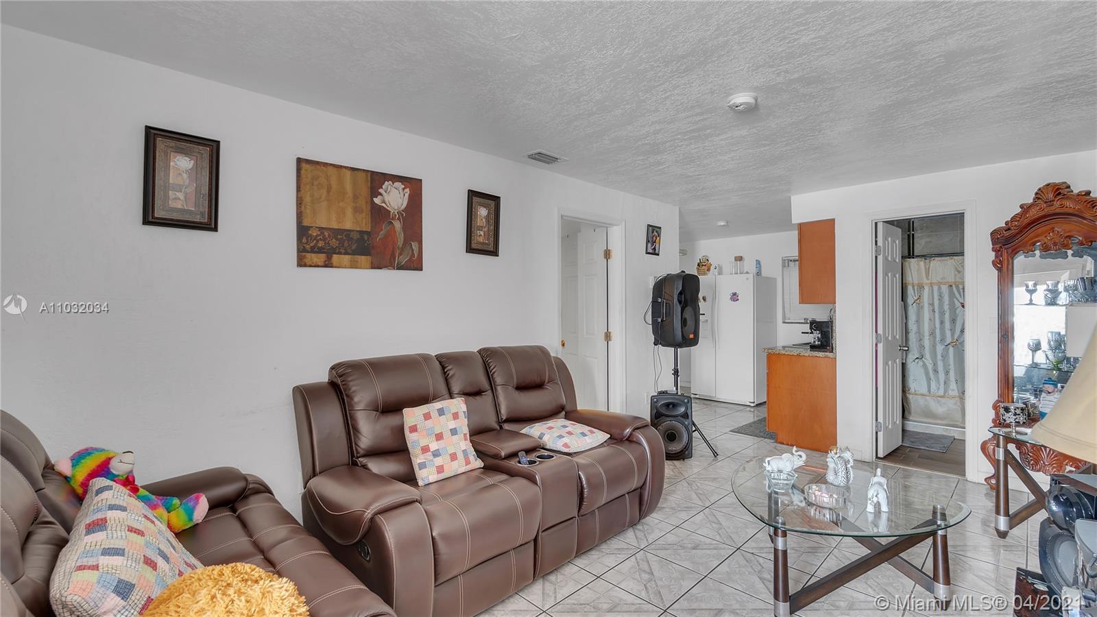 See details / 2016 sq. ft. $ 2021-04-23 0 Photo