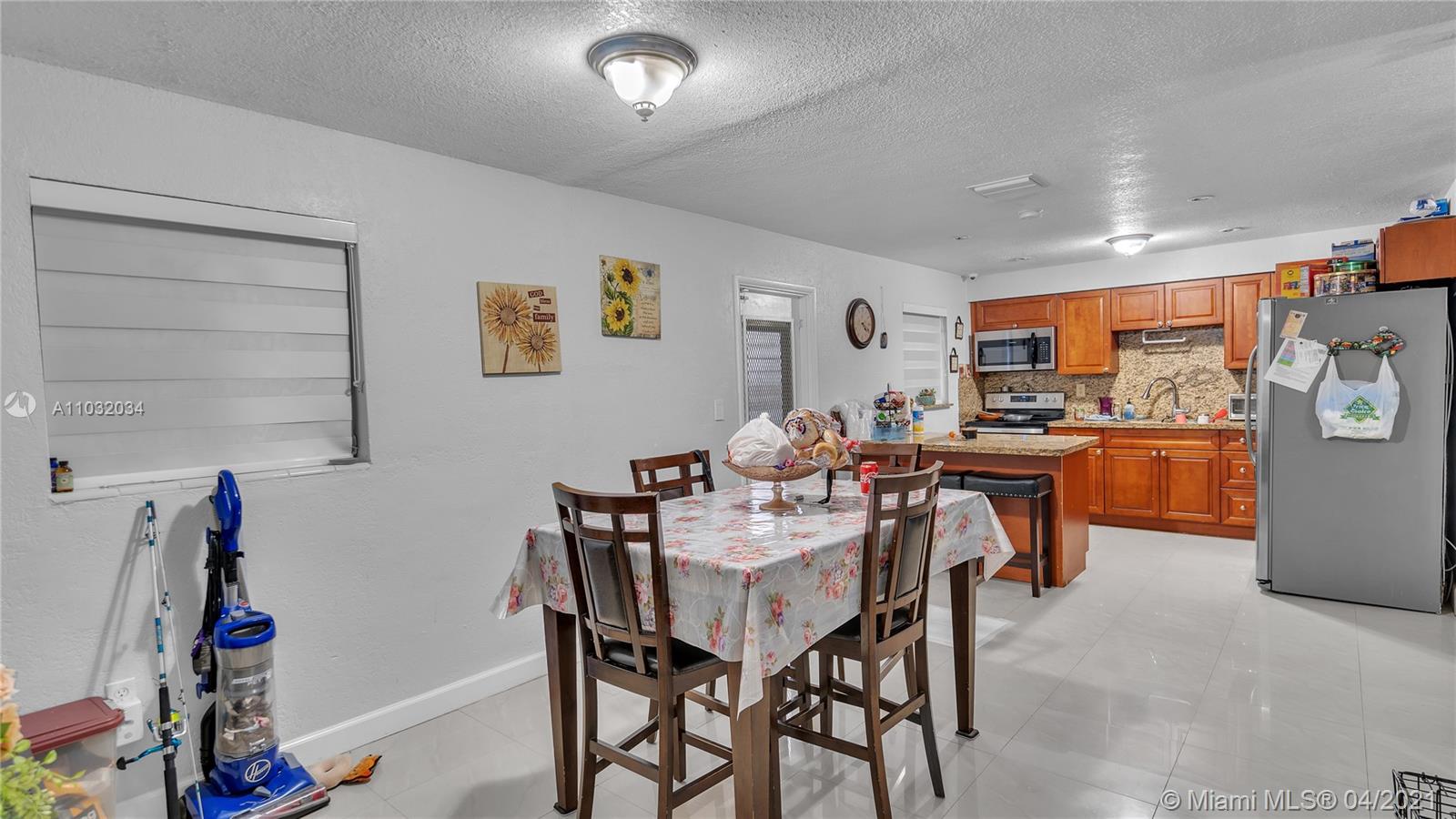 See details / 2016 sq. ft. $ 2021-04-23 0 Photo