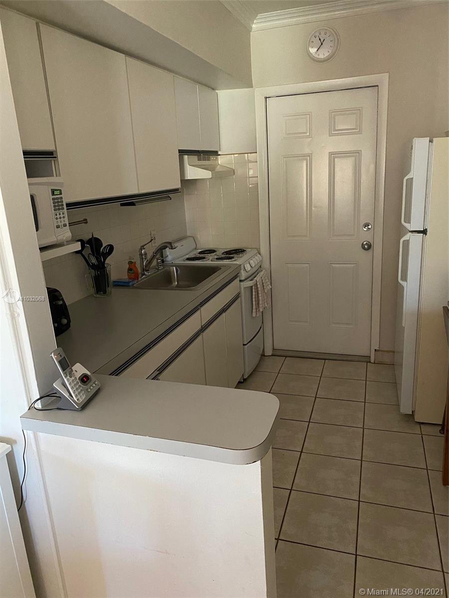 Ver detalles 4 0 / 1 387 sq. ft. $ 2021-04-23 0 foto