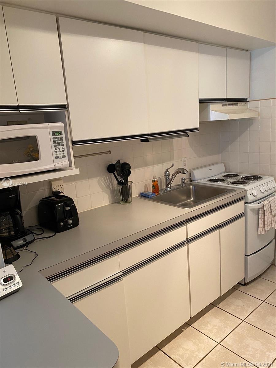 Ver detalles 4 0 / 1 387 sq. ft. $ 2021-04-23 0 foto