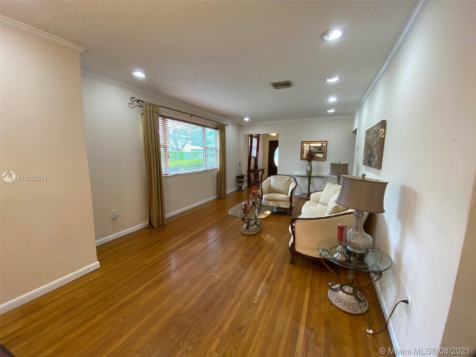 See details 3 / 2 1683 sq. ft. $ 2021-05-10 0 Photo