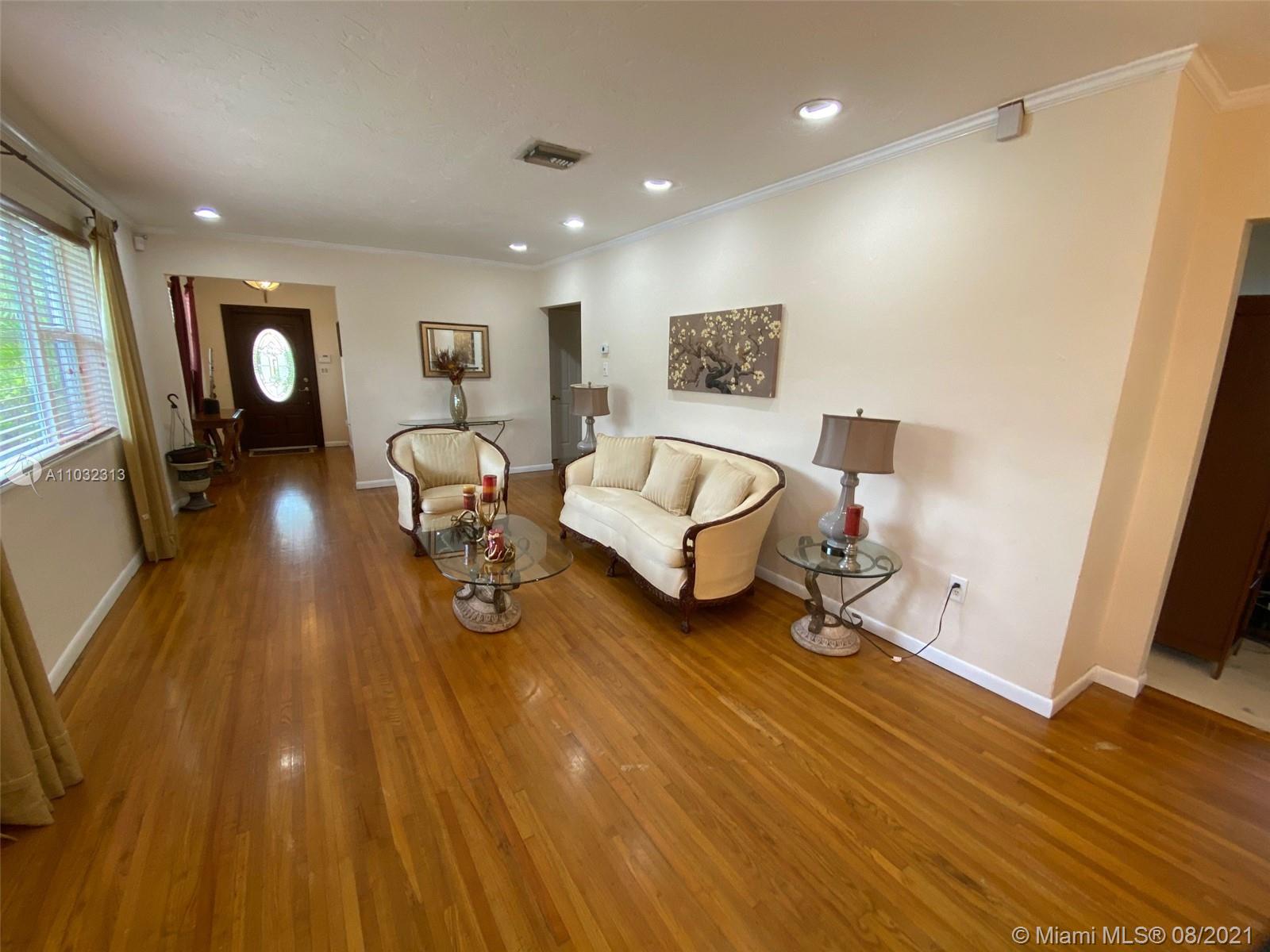 See details 3 / 2 1683 sq. ft. $ 2021-05-10 0 Photo