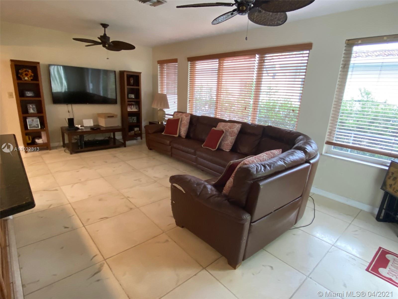 See details 3 / 2 1683 sq. ft. $ 2021-05-10 0 Photo
