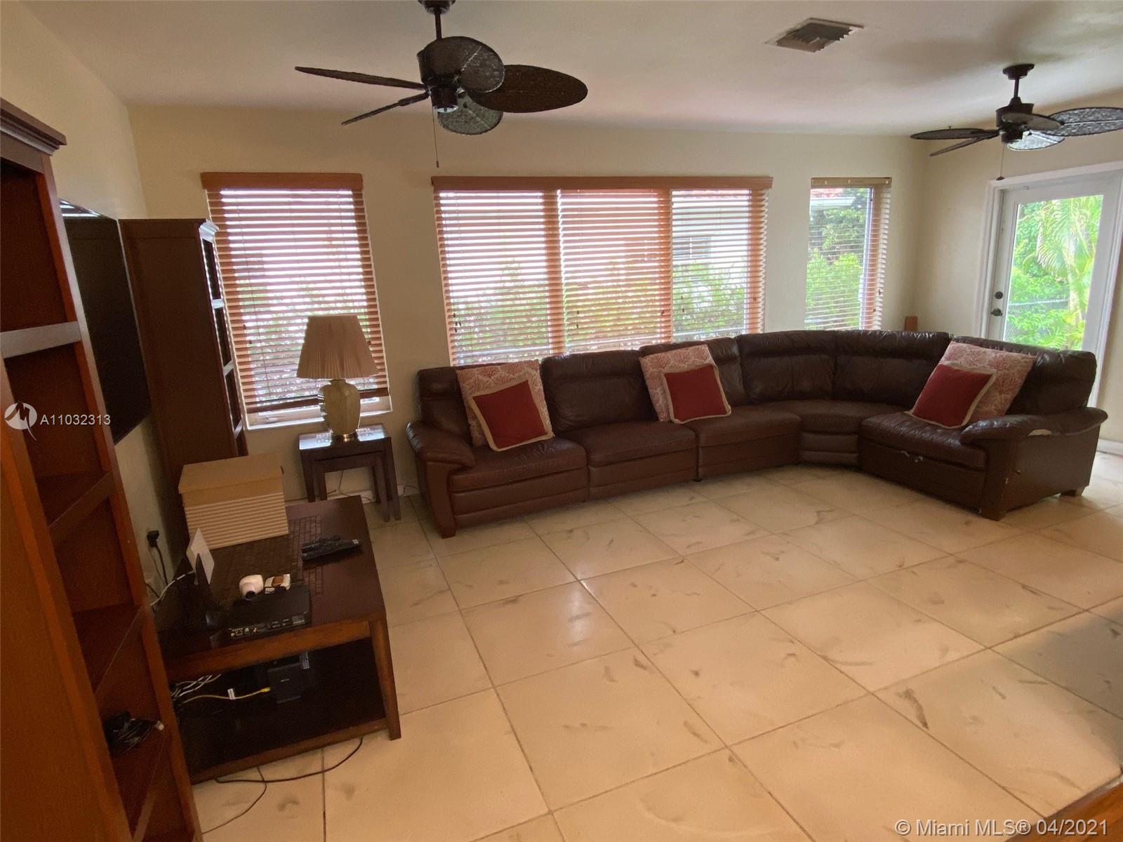 See details 3 / 2 1683 sq. ft. $ 2021-05-10 0 Photo
