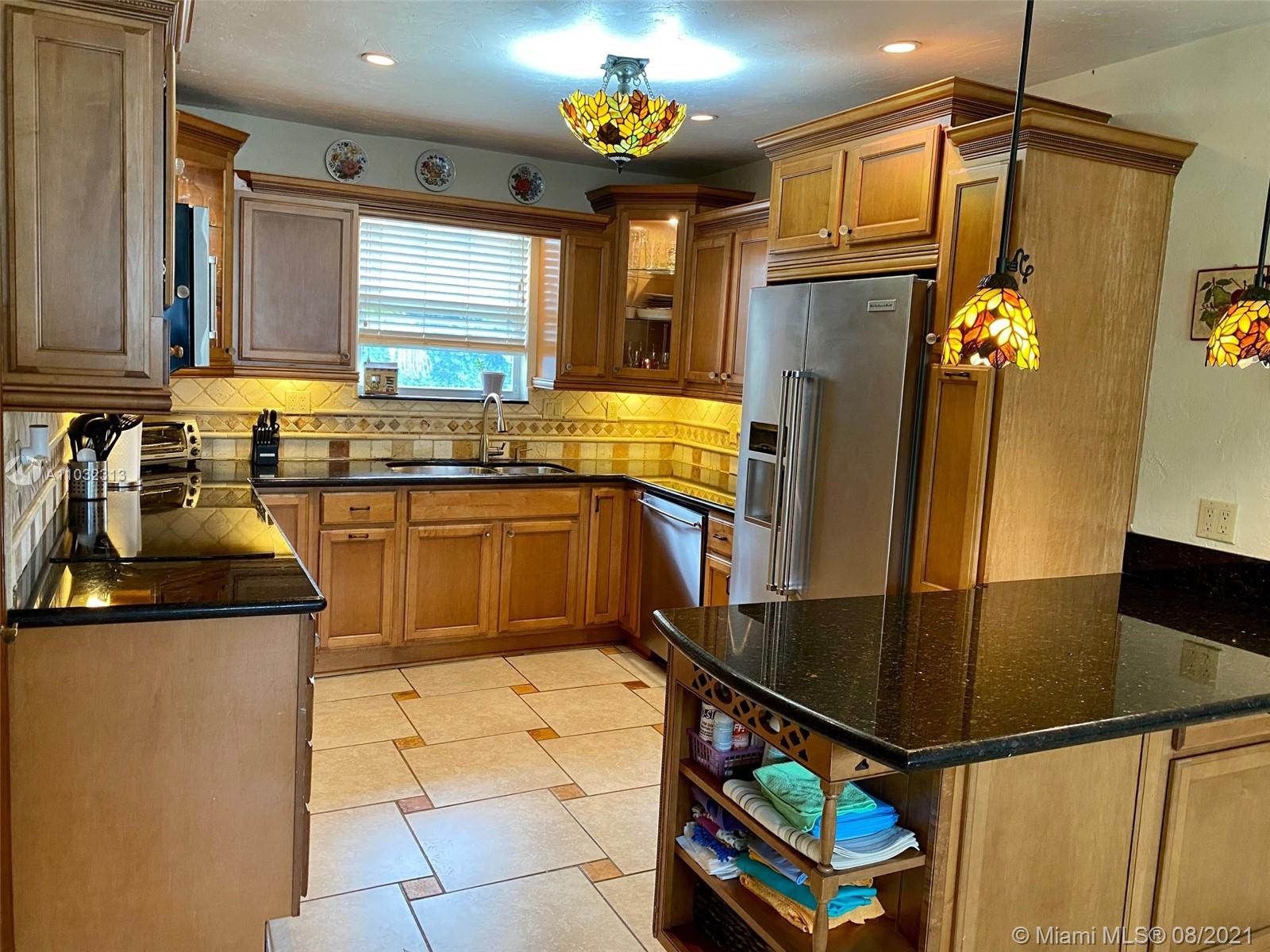 See details 3 / 2 1683 sq. ft. $ 2021-05-10 0 Photo