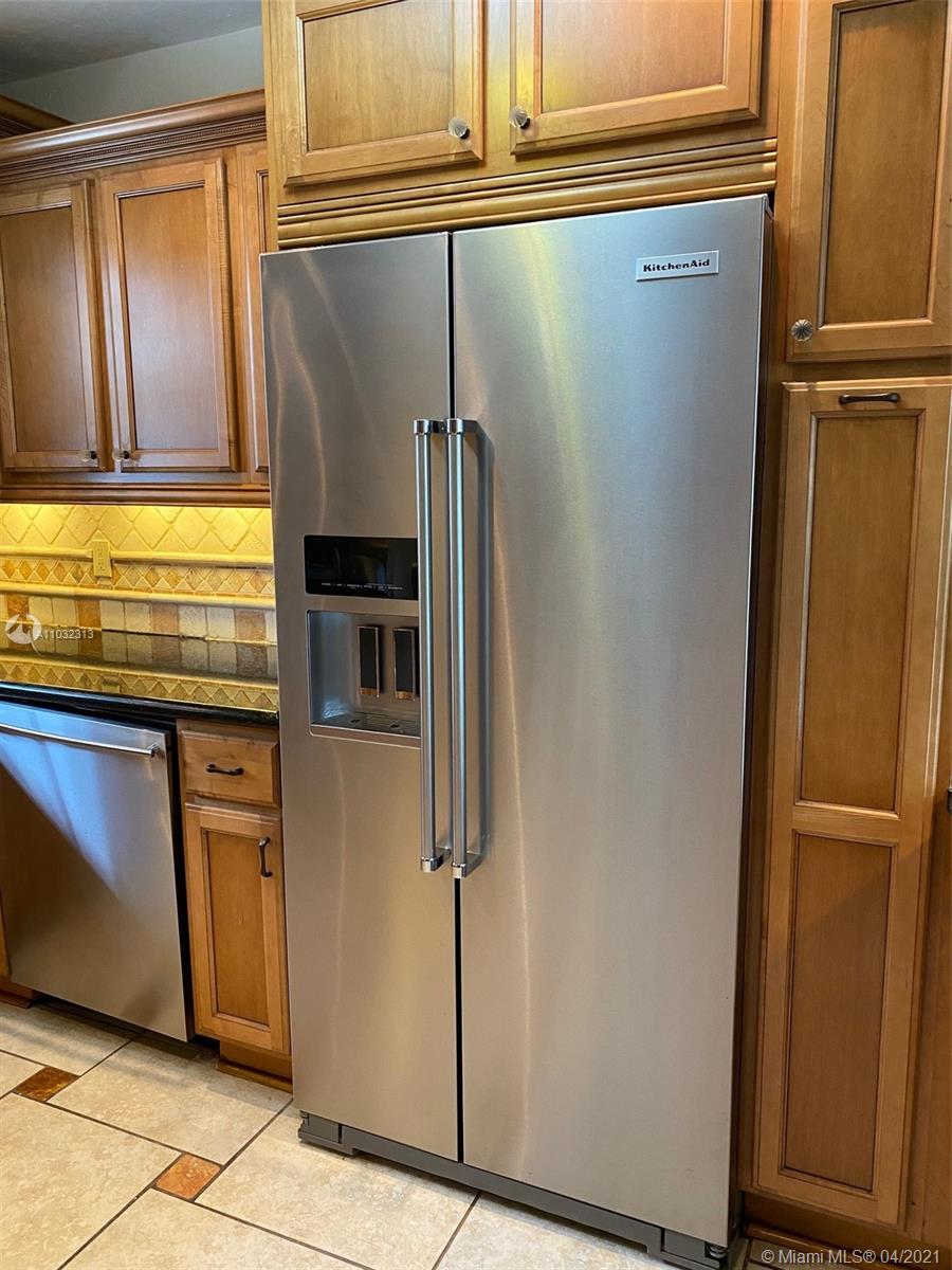 See details 3 / 2 1683 sq. ft. $ 2021-05-10 0 Photo