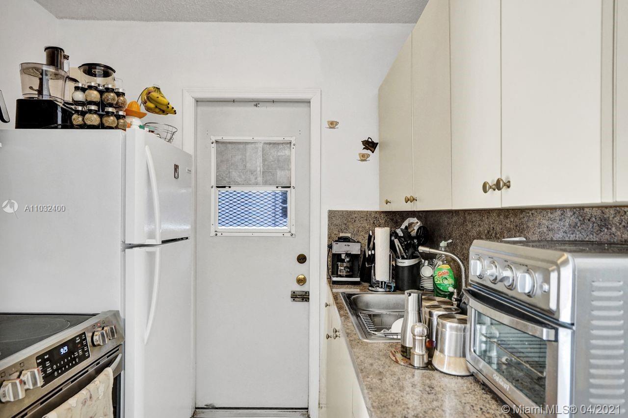 See details / 1050 sq. ft. $ 2021-04-23 0 Photo