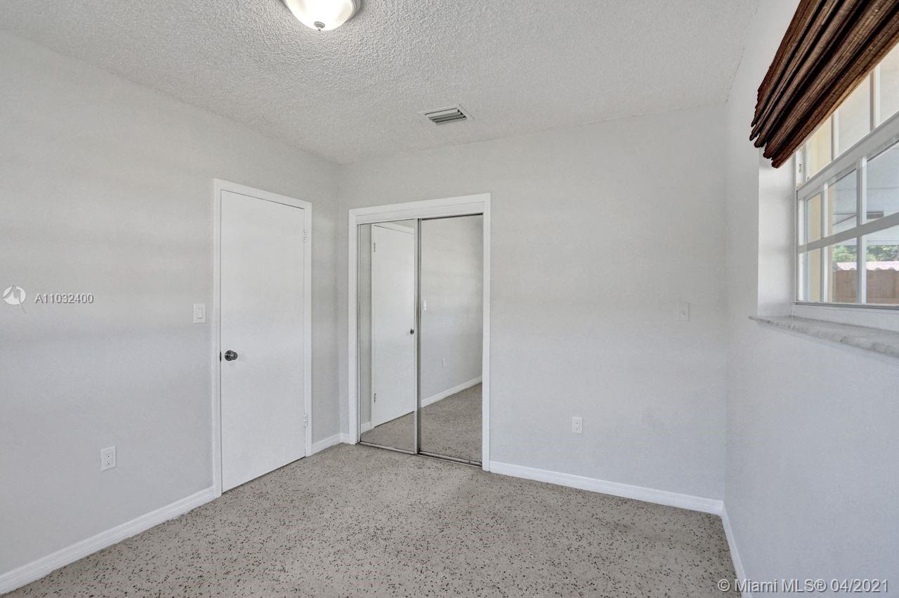 See details / 1050 sq. ft. $ 2021-04-23 0 Photo