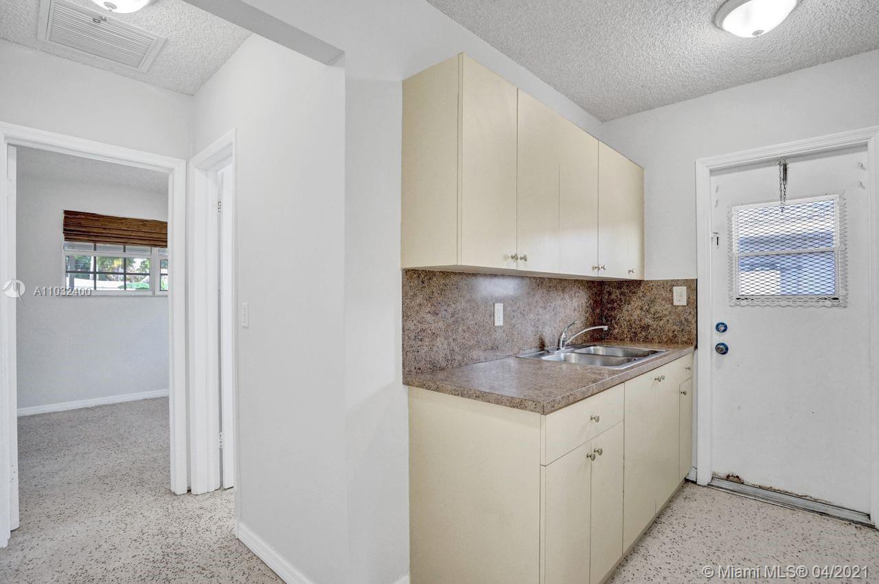 See details / 1050 sq. ft. $ 2021-04-23 0 Photo