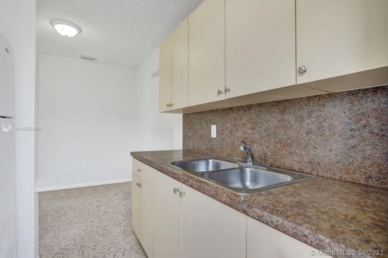 See details / 1050 sq. ft. $ 2021-04-23 0 Photo