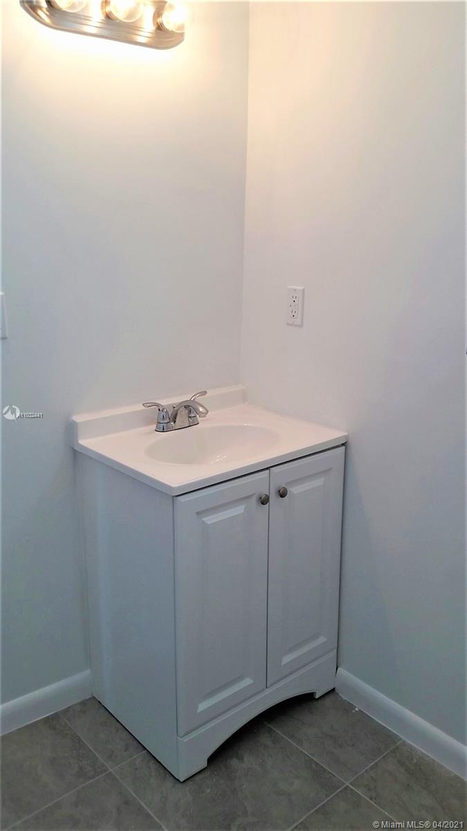 See details / sq. ft. $ 2021-04-23 0 Photo