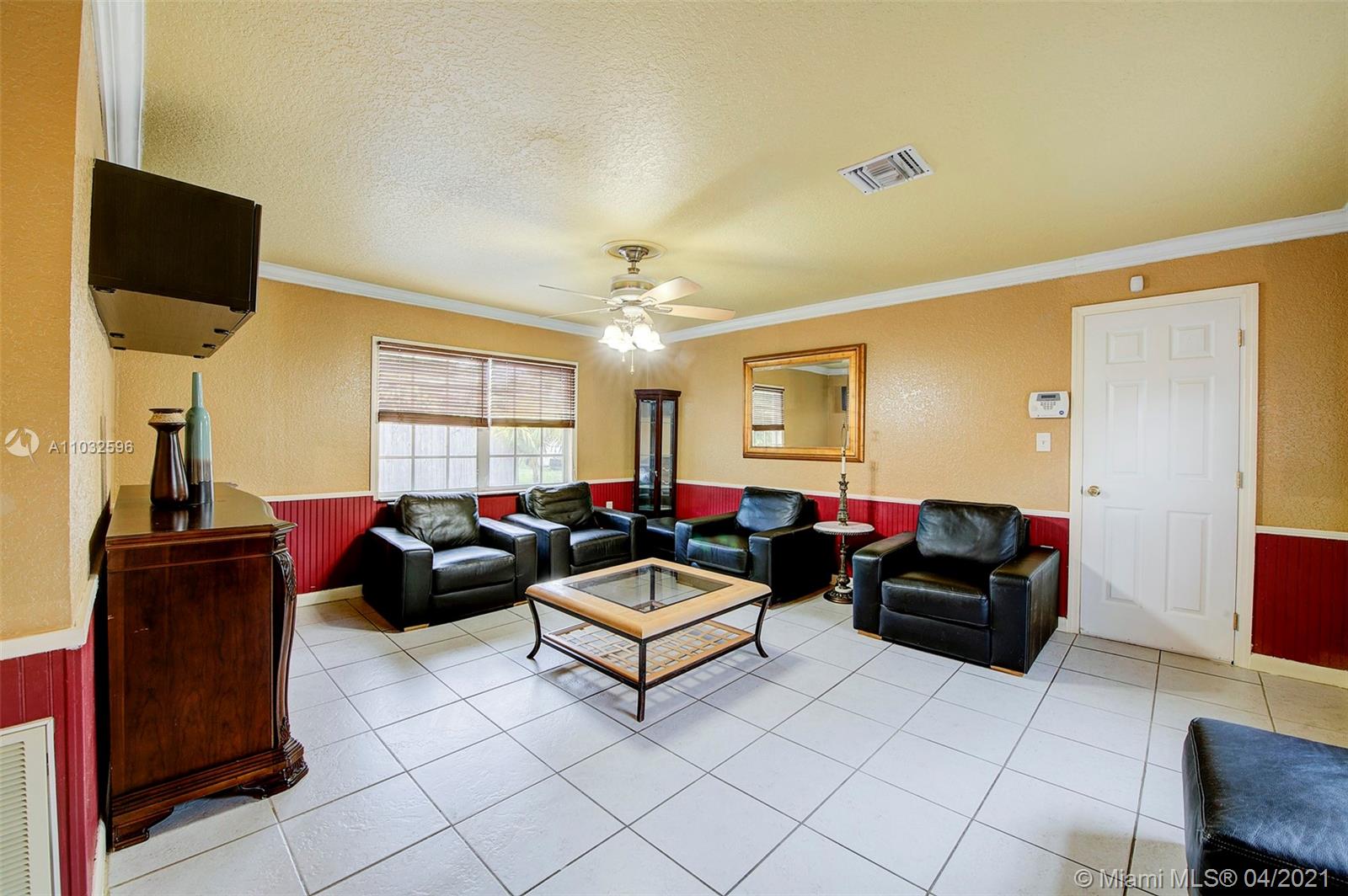 See details / 1184 sq. ft. $ 2021-04-24 0 Photo