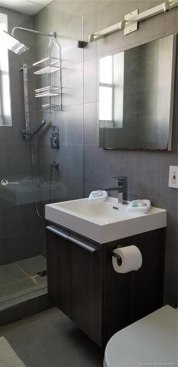 See details / 4148 sq. ft. $ 2021-04-24 0 Photo