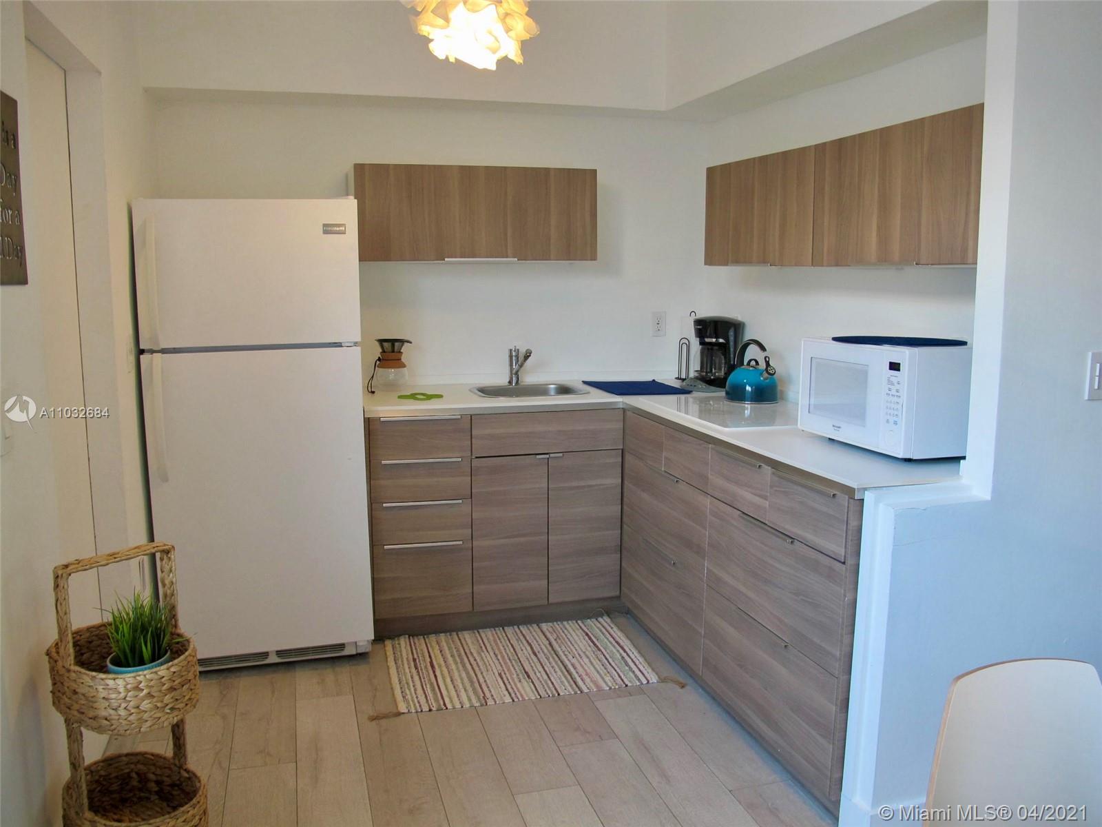 See details / 4148 sq. ft. $ 2021-04-24 0 Photo