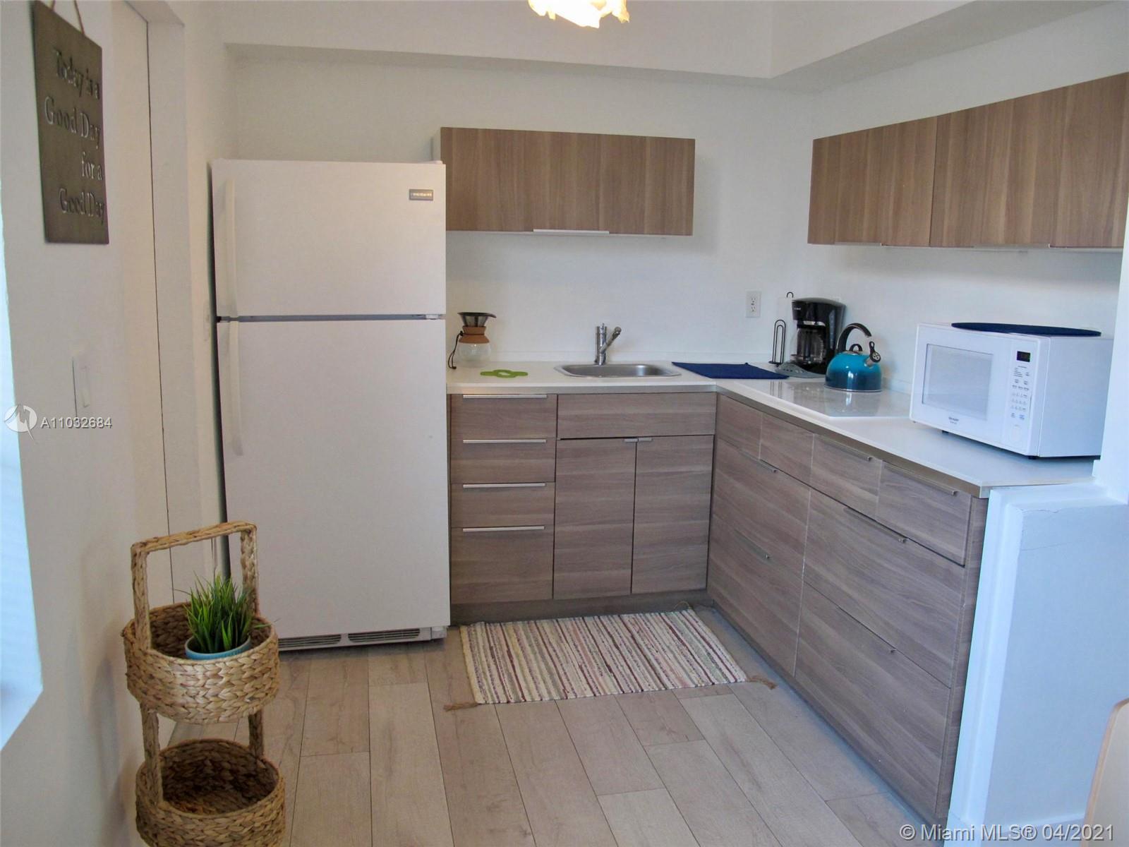 See details / 4148 sq. ft. $ 2021-04-24 0 Photo