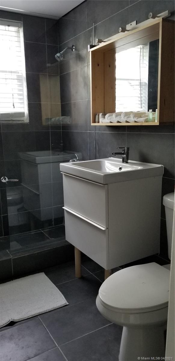 See details / 4148 sq. ft. $ 2021-04-24 0 Photo