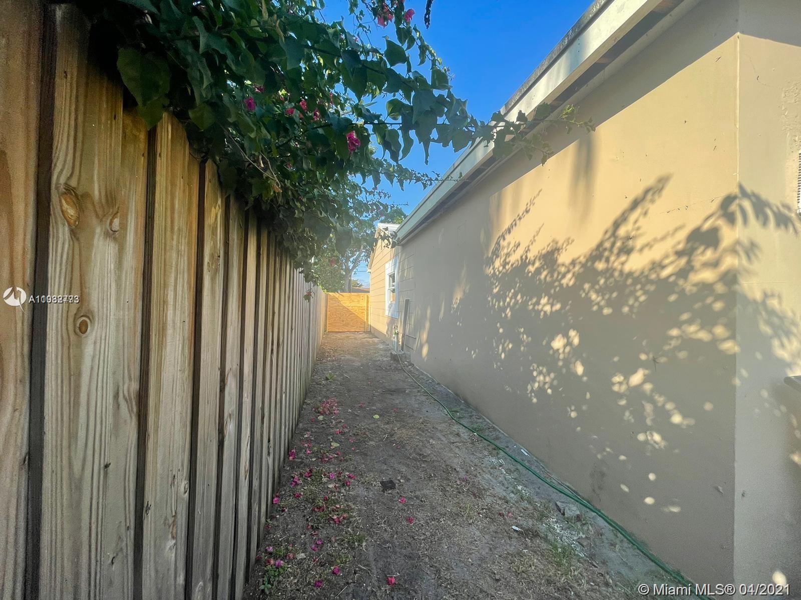 See details / sq. ft. $ 2021-04-25 0 Photo