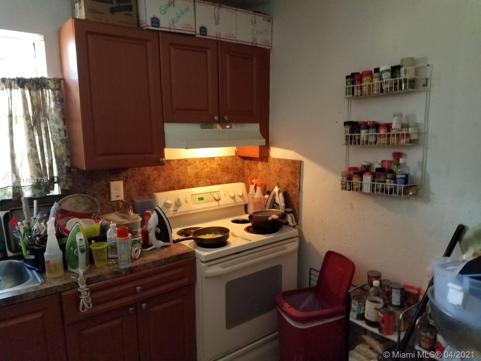 See details / 2030 sq. ft. $ 2021-04-25 0 Photo