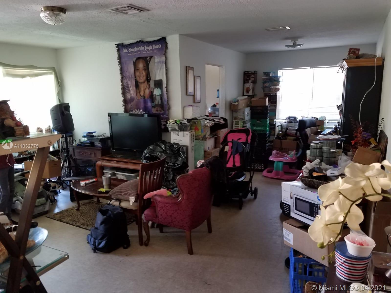 See details / 2030 sq. ft. $ 2021-04-25 0 Photo