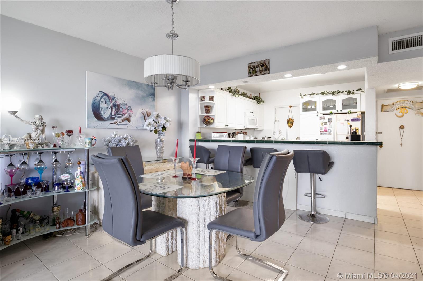 Photo of 3725 Ocean Dr #414, Hollywood, Florida, 33019 -
