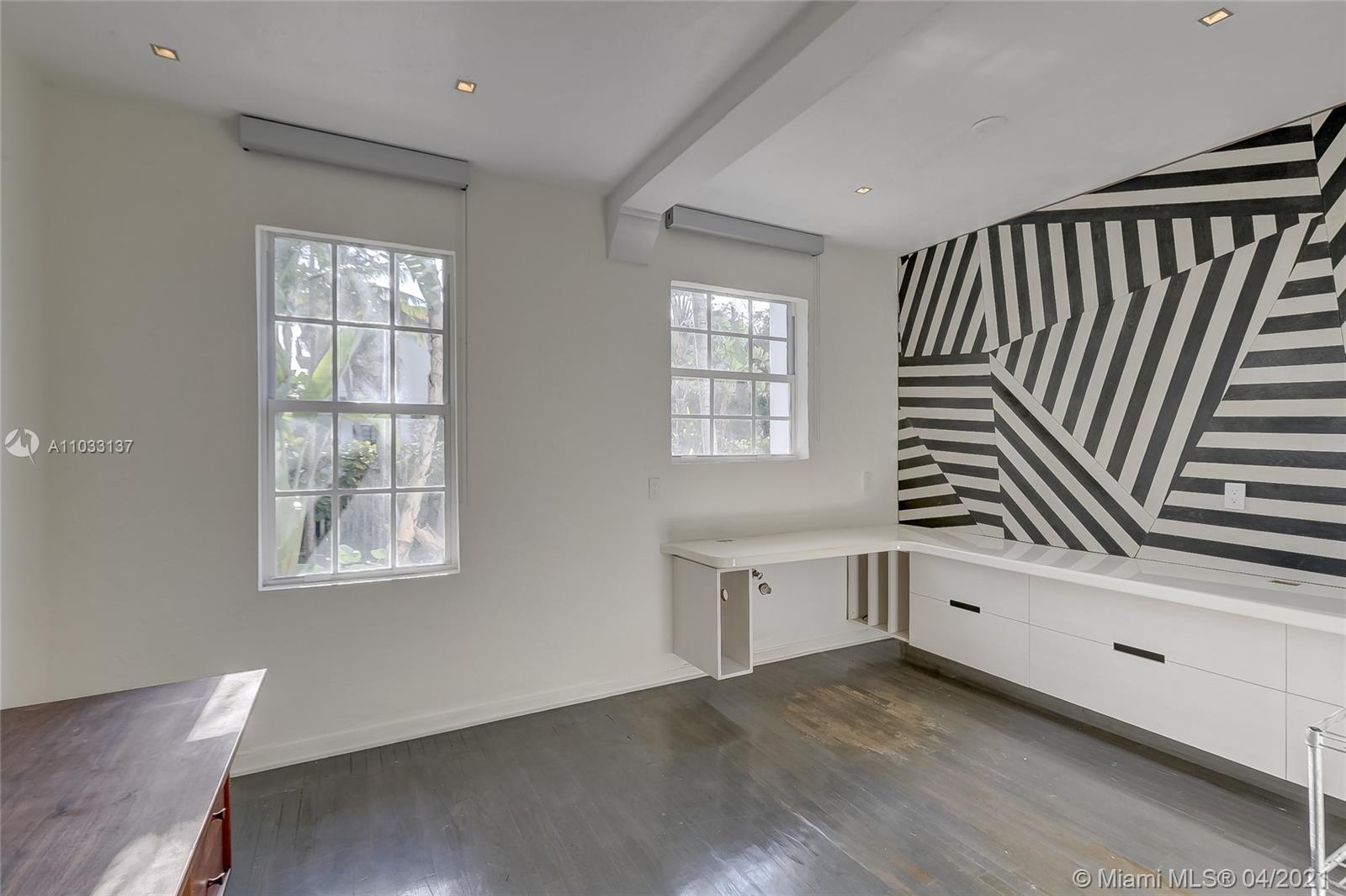 See details / 3540 sq. ft. $ 2021-04-26 0 Photo
