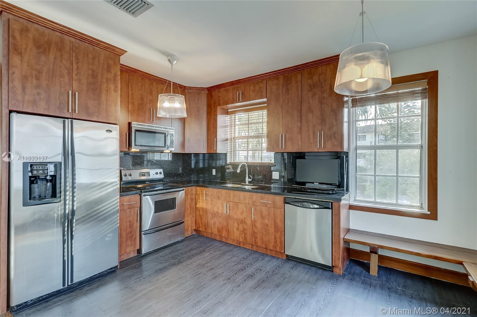 See details / 3540 sq. ft. $ 2021-04-26 0 Photo