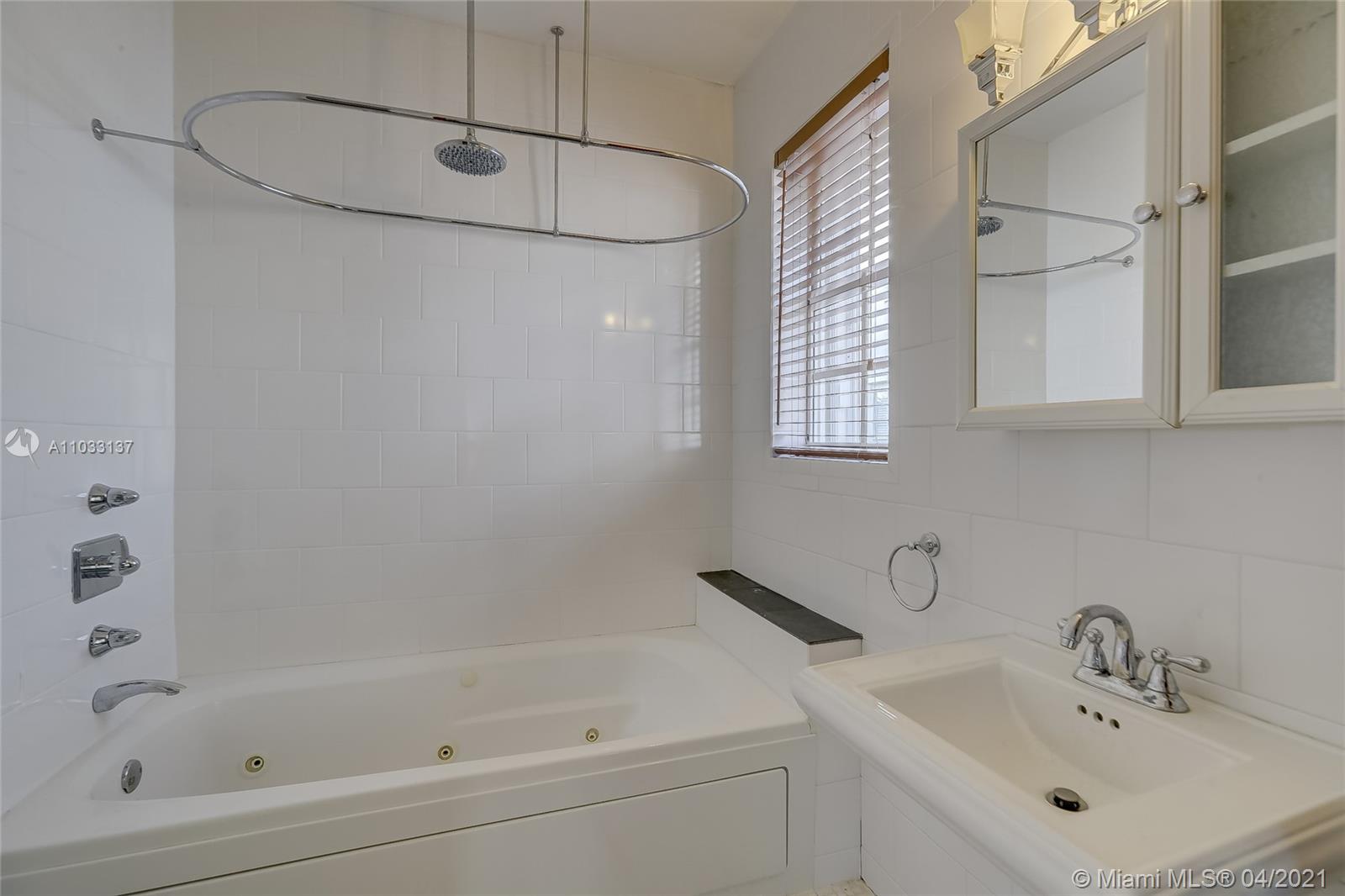 See details / 3540 sq. ft. $ 2021-04-26 0 Photo