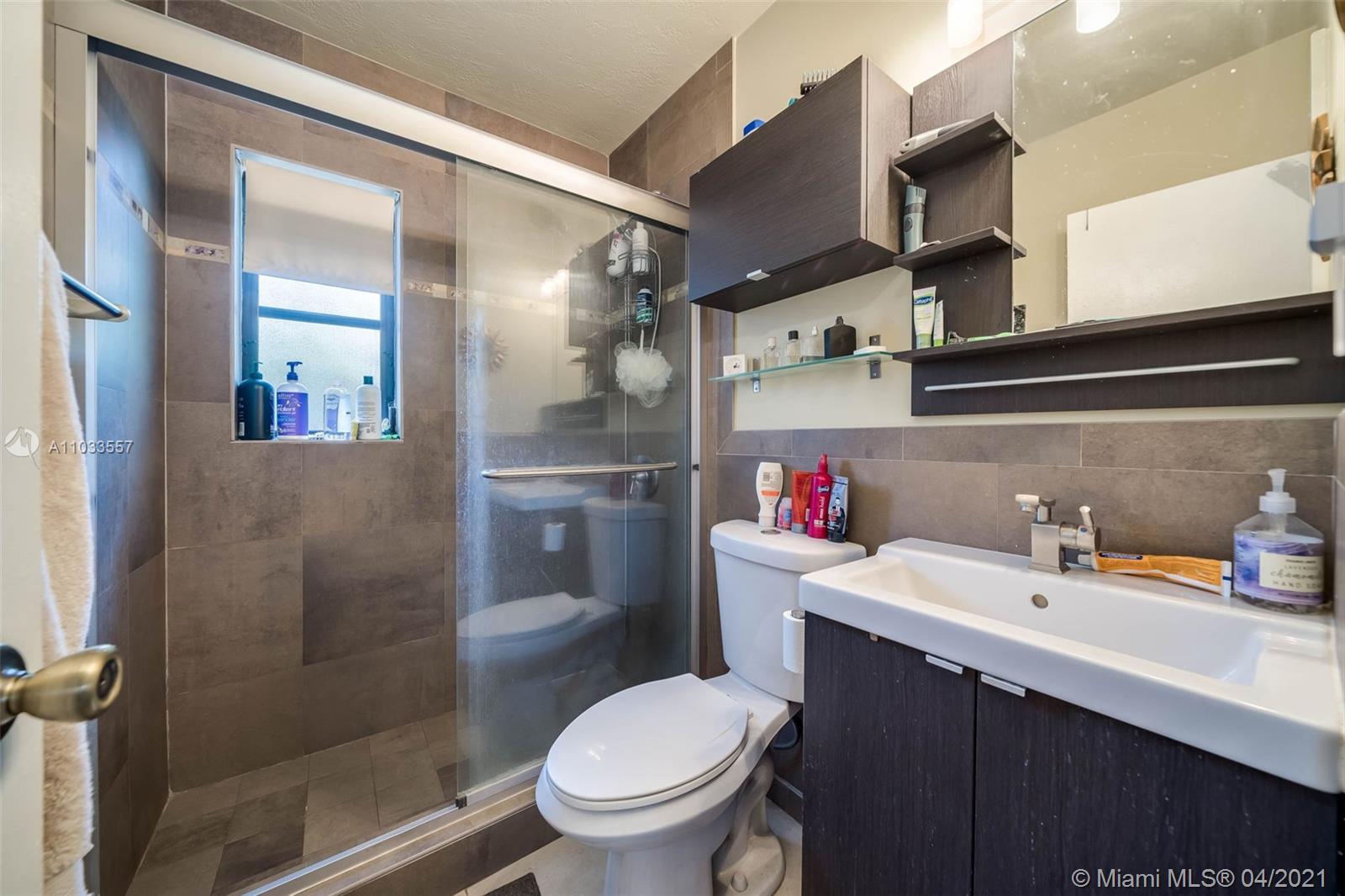See details / 2787 sq. ft. $ 2021-04-27 0 Photo