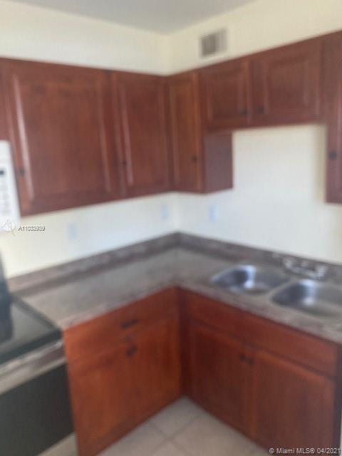 See details / 2720 sq. ft. $ 2021-04-27 0 Photo