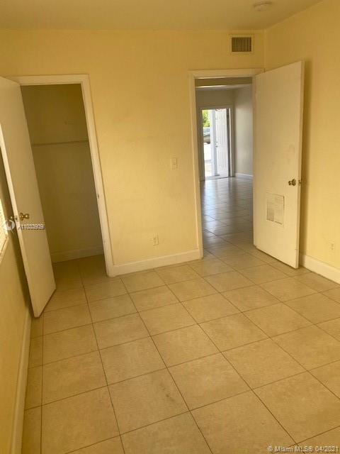 See details / 2720 sq. ft. $ 2021-04-27 0 Photo
