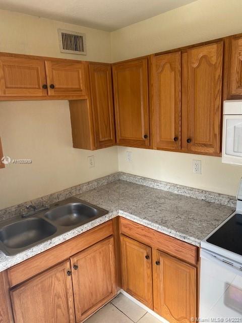 See details / 2720 sq. ft. $ 2021-04-27 0 Photo