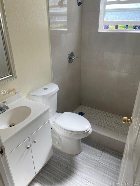 See details / 2720 sq. ft. $ 2021-04-27 0 Photo